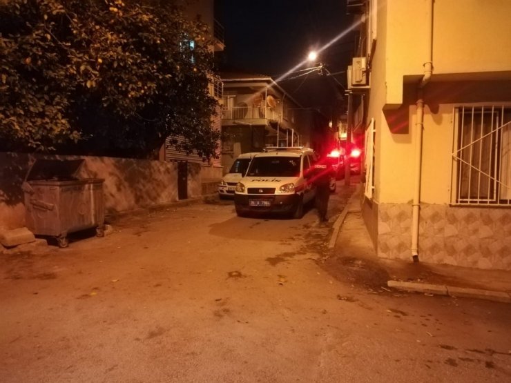 İzmir’de gecenin sessizliğini bölen kavga: 4 yaralı