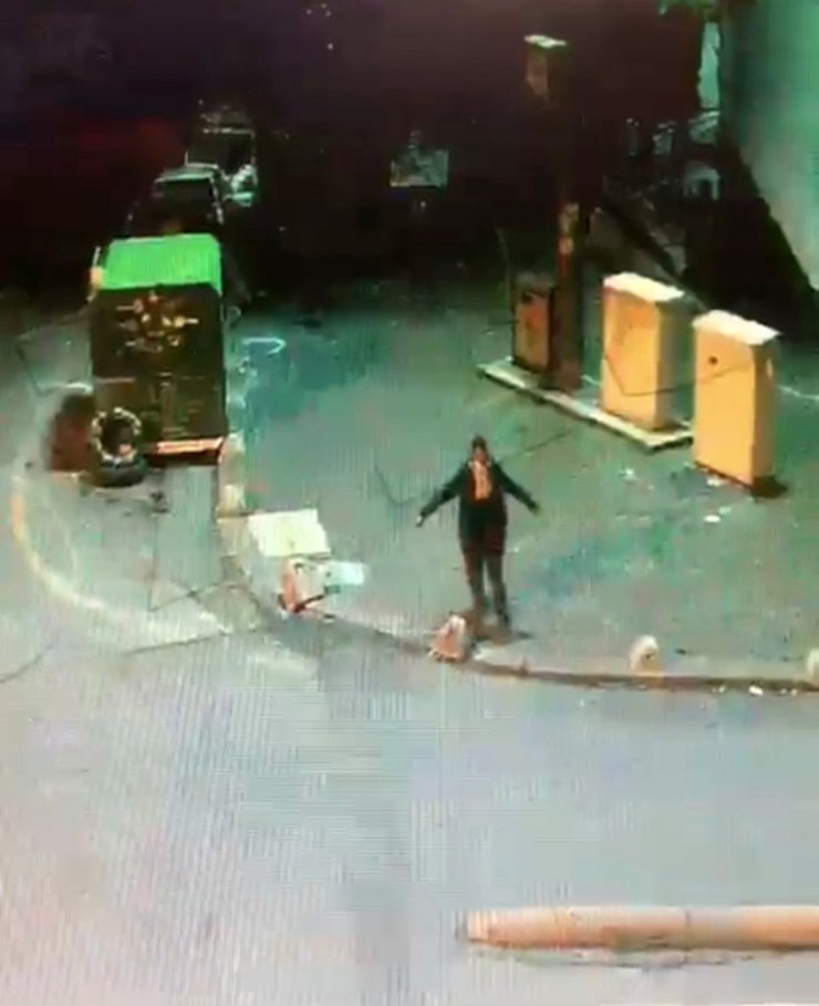 İstanbul’da kundakçı dehşeti kamerada