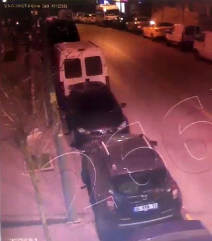 İstanbul’da kundakçı dehşeti kamerada