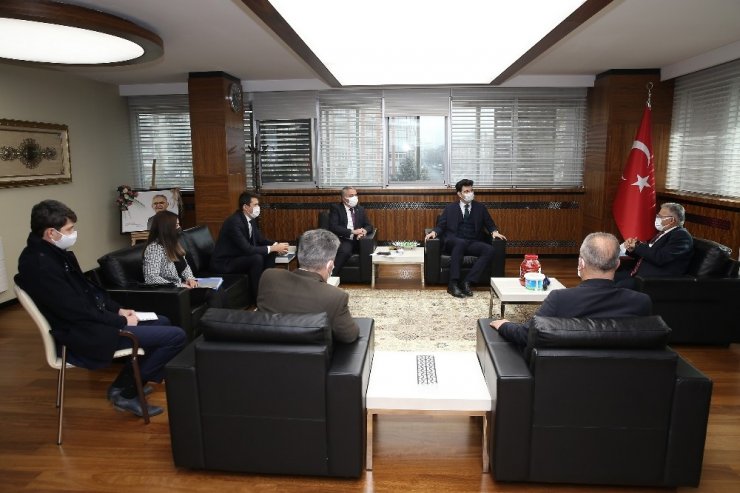 Başkan Büyükkılıç’tan gilaburu ve hayvancılık hamlesi