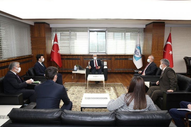 Başkan Büyükkılıç’tan gilaburu ve hayvancılık hamlesi