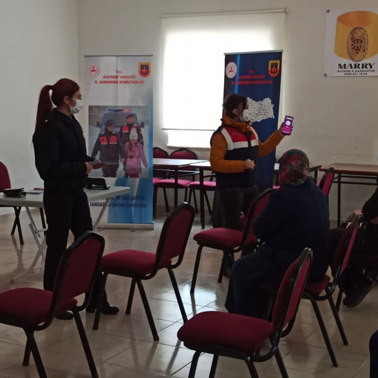 Jandarma kadınlara ‘KADES’ eğitimi verdi