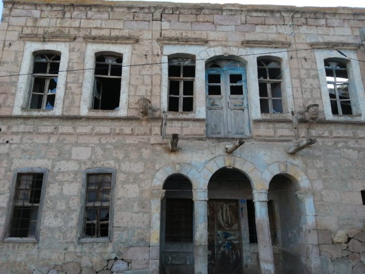 Yeşilhisar’ın ilk adliyesi tadilat bekliyor