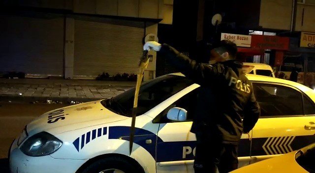 Ataşehir’de taksi durağına ’kılıç’ ile saldırı