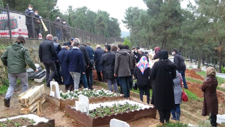 Başhekim Dr. Lütfi Çetinkaya dualar eşliğinde toprağa verildi