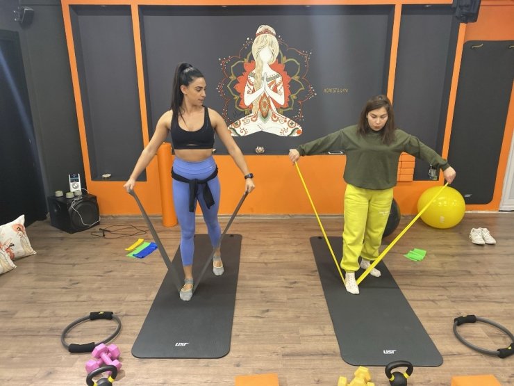 Kısıtlamalarda kilo almak istemeyenlere atıştırmalık egzersiz önerisi