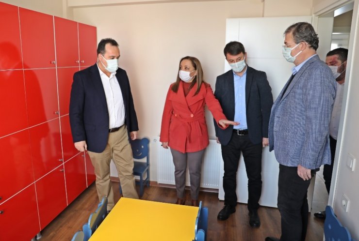 Akhisar Belediyesi Kreşi açılış için gün sayıyor