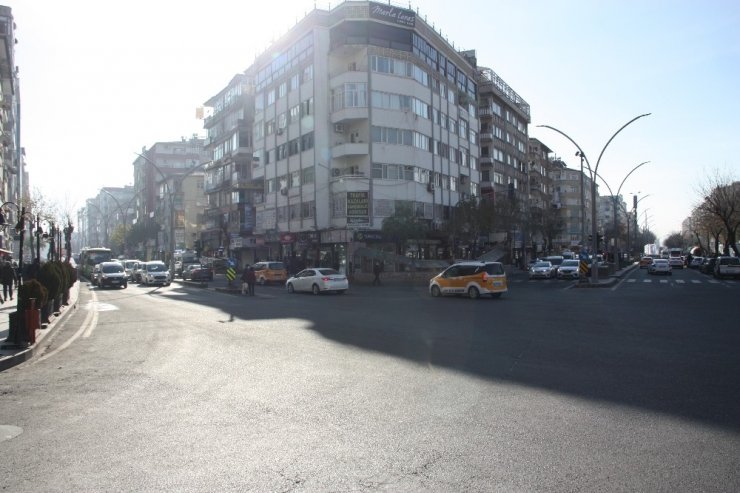56 saatlik kısıtlama sona erdi, Diyarbakır’da yoğunluk başladı