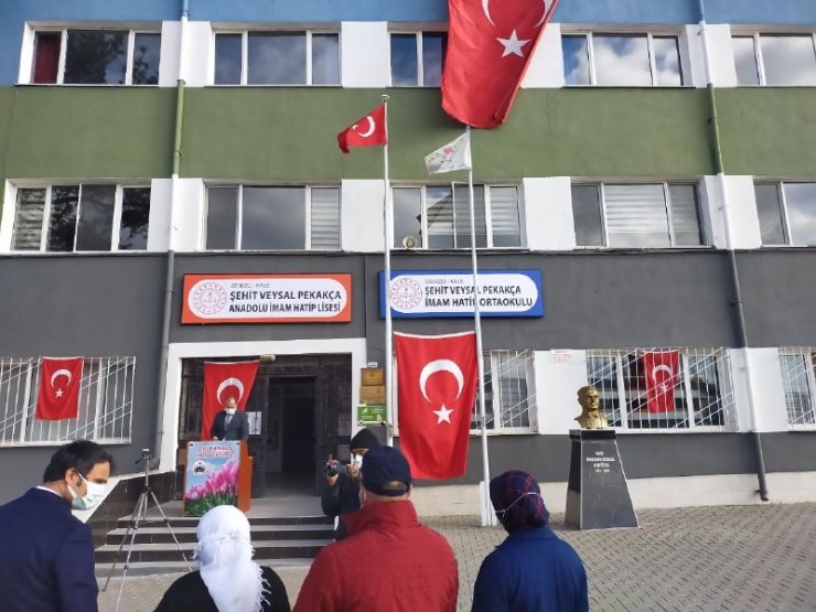 Denizli’de şehidin ismi 2 okula verildi