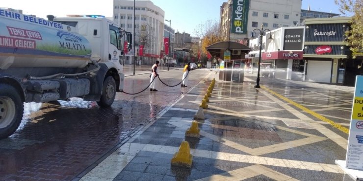 Büyükşehir temizlik çalışmalarına aralıksız devam ediyor