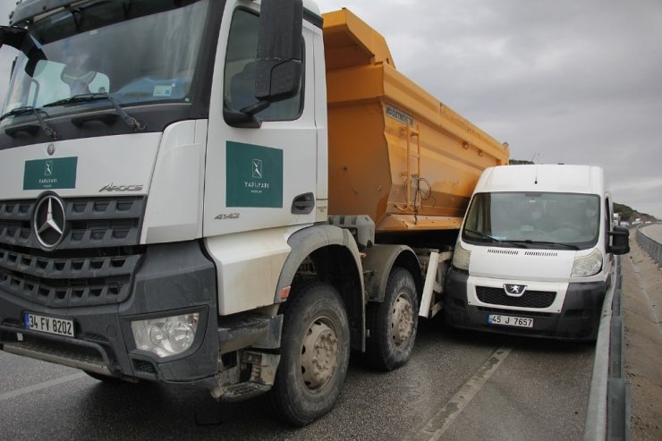 Kula’da zincirleme trafik kazası: 1 ağır yaralı