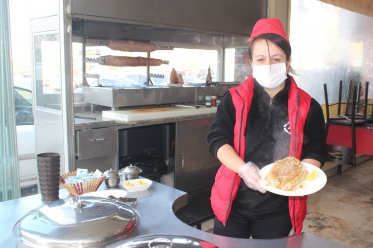 Sosyal medyadan gördüğü şırdan ve mumbarın ustası oldu