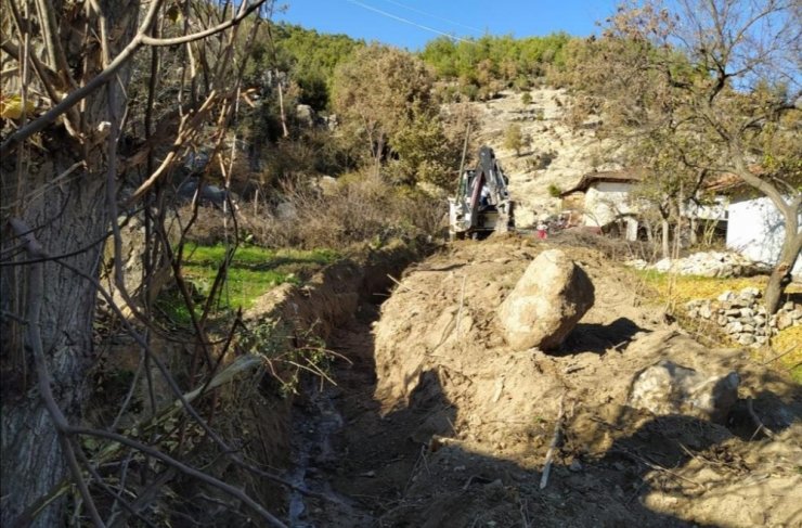 Yeşil Mahallesinde taşkınların önüne geçildi