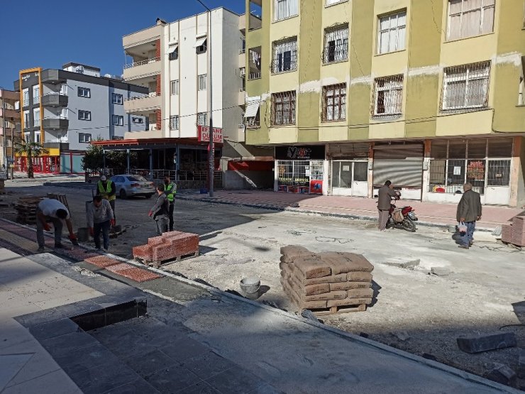Büyükşehir Belediyesi, Tarsus’un mahallelerini asfaltlamaya devam ediyor