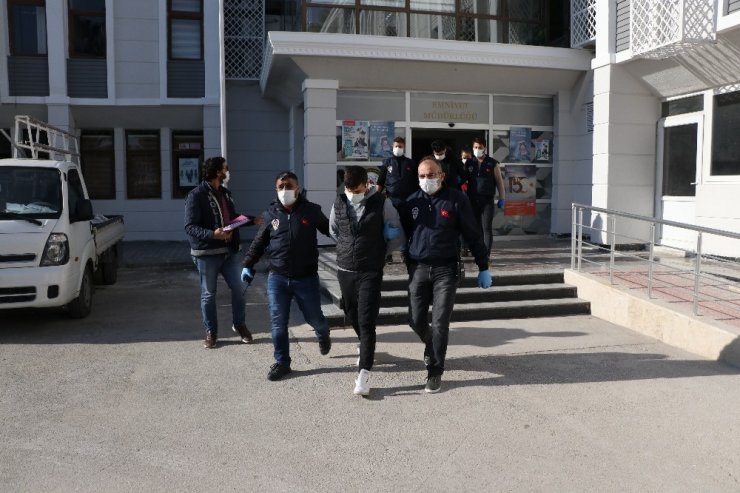 Altınların gramlarıyla oynamak için atölye kurmuşlar