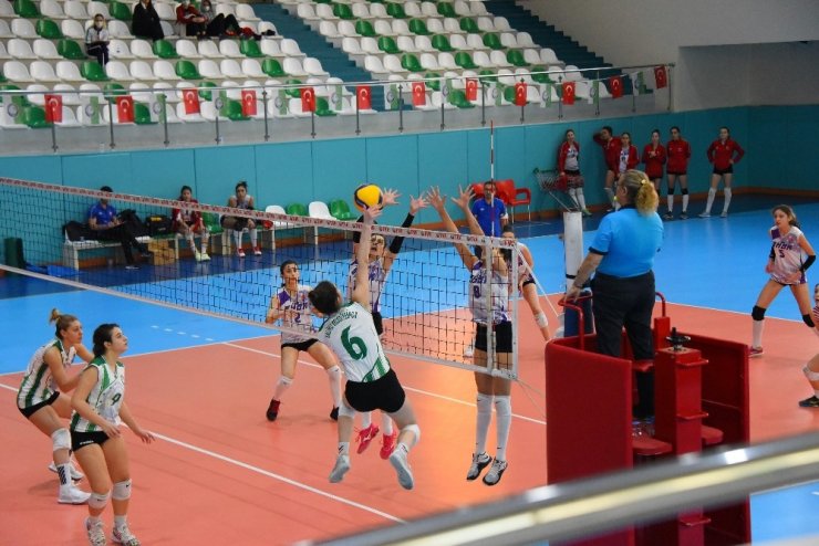 Salihli’nin sultanları 2. yarıya galibiyetle başladı