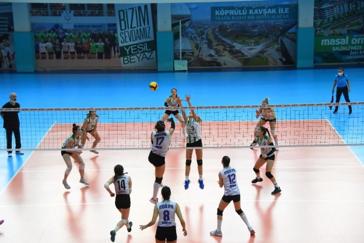 Salihli’nin sultanları 2. yarıya galibiyetle başladı