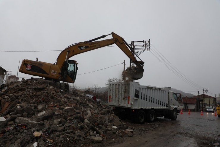 Melikgazi metruk yapılardan temizleniyor