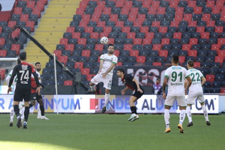 Alanyaspor, haftalar sonra liderliği kaptırdı