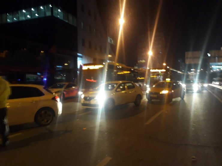 Mecidiyeköy’de zincirleme kaza: 2 yaralı