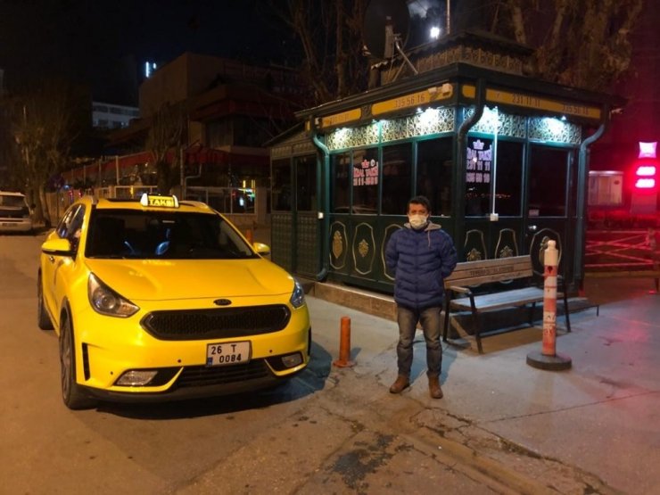 Sokağa çıkma kısıtlaması en çok taksileri vurdu