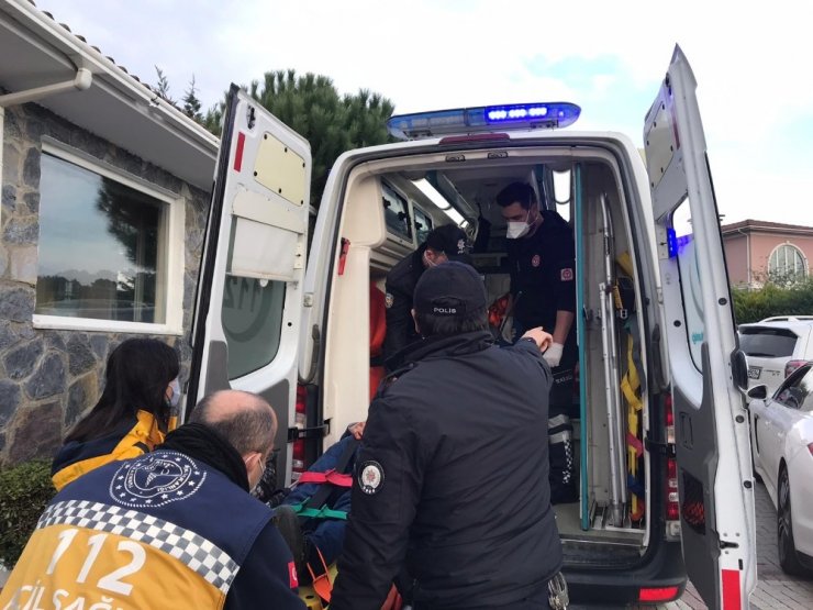 Sokağa çıkma kısıtlamasında site sakini ve güvenlik arasında çıkan kavga kanlı bitti