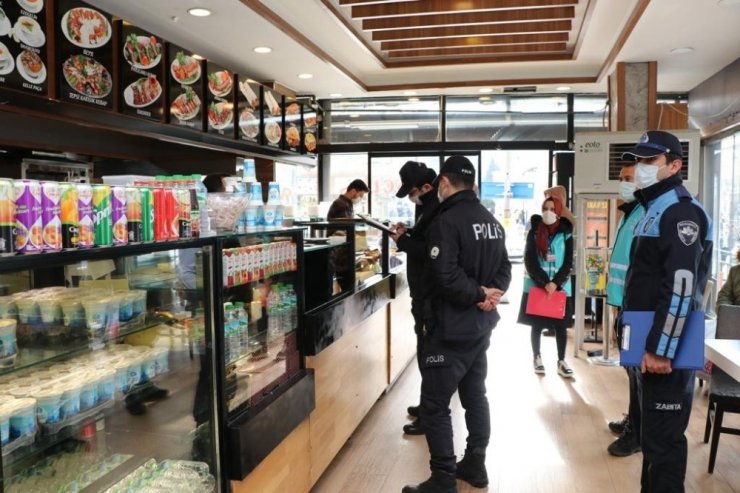 Sultanbeyli Salgın Denetim Merkezi Ekipleri, ihbarları anında değerlendiriyor