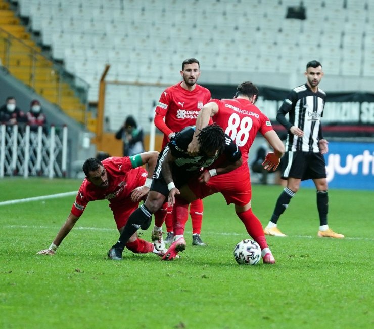 Süper Lig: Beşiktaş: 3 - Sivasspor: 0 (Maç sonucu)