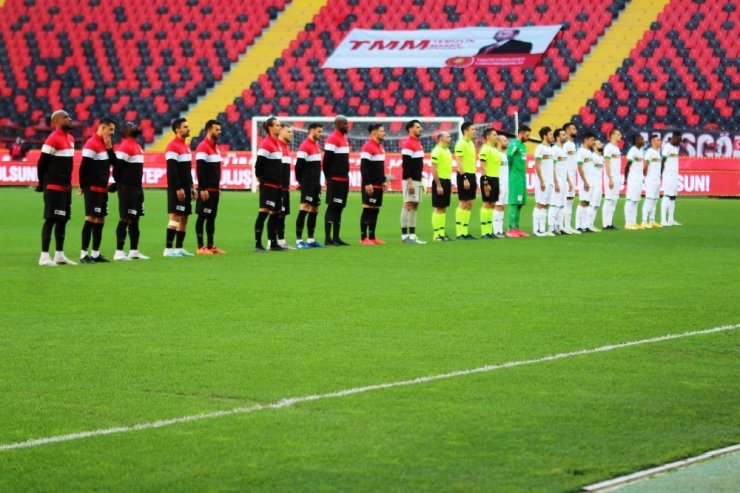 Süper Lig: Gaziantep Futbol Kulübü: 1 - Aytemiz Alanyaspor: 1 (Maç devam ediyor)