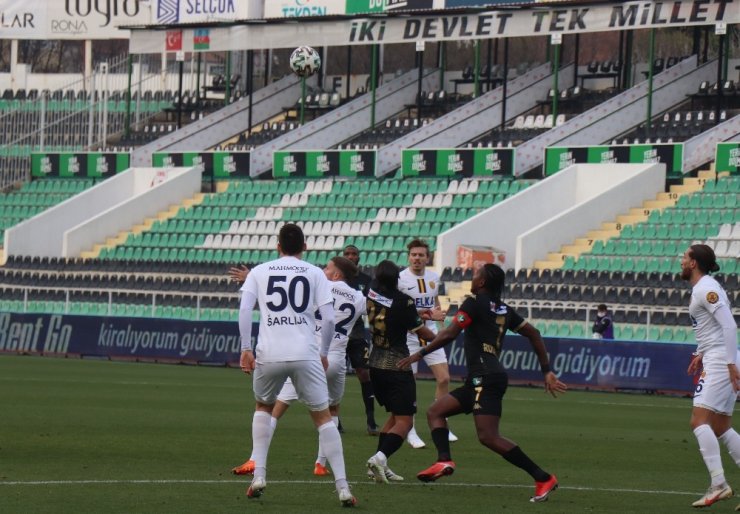 Süper Lig: Yukatel Denizlispor: 0 - Ankaragücü: 2 (İlk yarı)