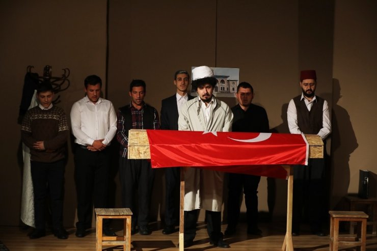 Talas Belediyesi Mehmet Akif’i online oyunla andı