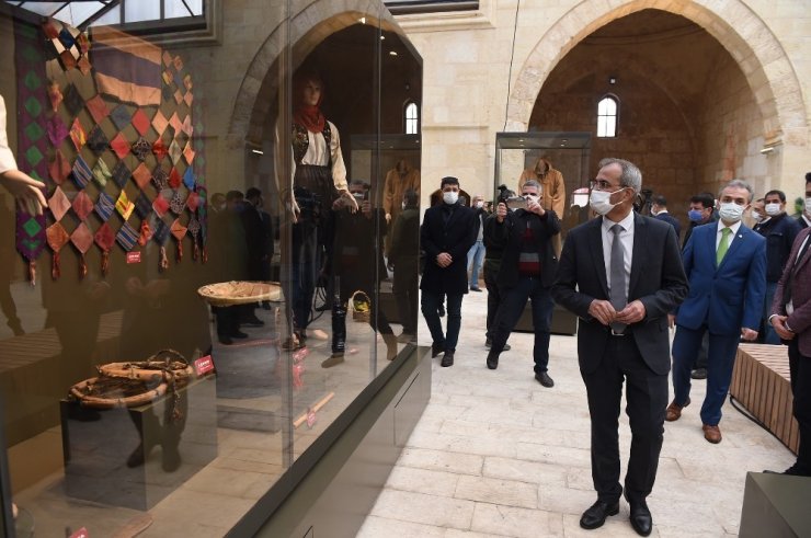 Tarsus Kültür Evi halkın ziyaretine açıldı