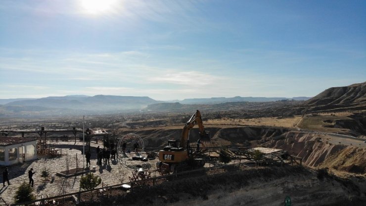 Kapadokya’da kaçak yapıların yıkımı devam ediyor