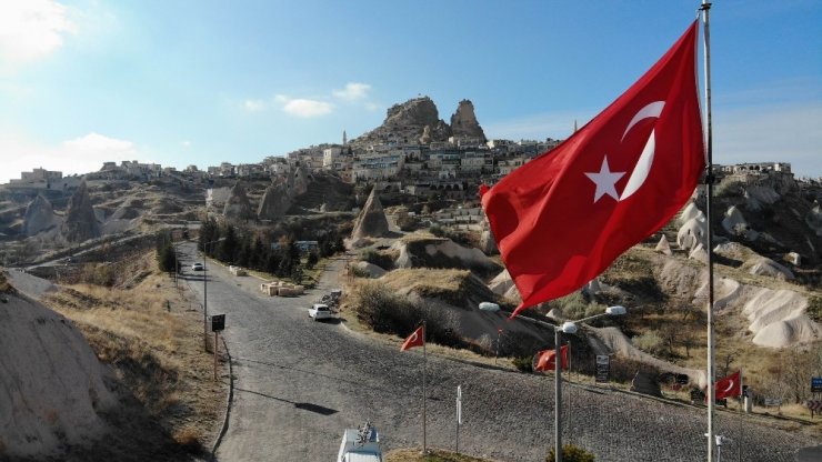 Dünyanın en yüksek peribacasını 12 ayda 116 bin 300 turist ziyaret etti