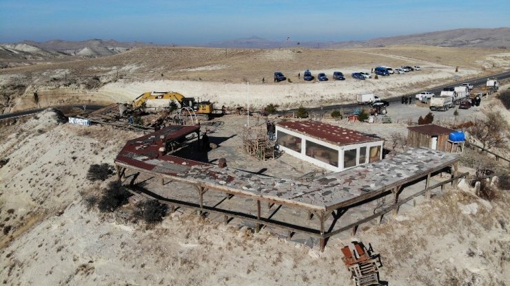 Kapadokya’da kaçak yapıların yıkımı devam ediyor