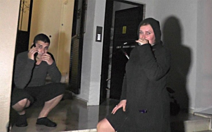 Sağanak yağışta su basan evi ağlattı