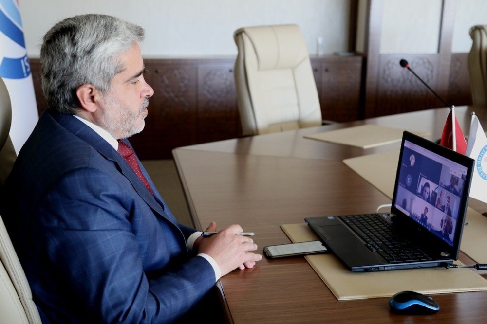 ASÜ Rektörü Şahin'den 2020 değerlendirmesi: Tüm olumsuzluklara rağmen üniversitemizin performansını arttırmaya çalıştık