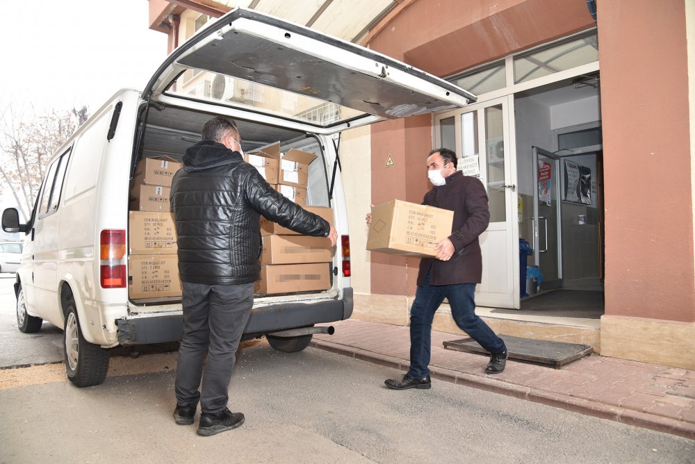 Bakanlığın gönderdiği tabletler Konya'daki öğrencilere ulaştırılmaya başlandı