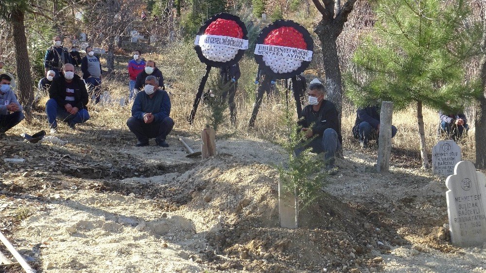 Konya'da görev yapıyordu! Koronaya yenik düşen trafik polisi Ermenek'te toprağa verildi