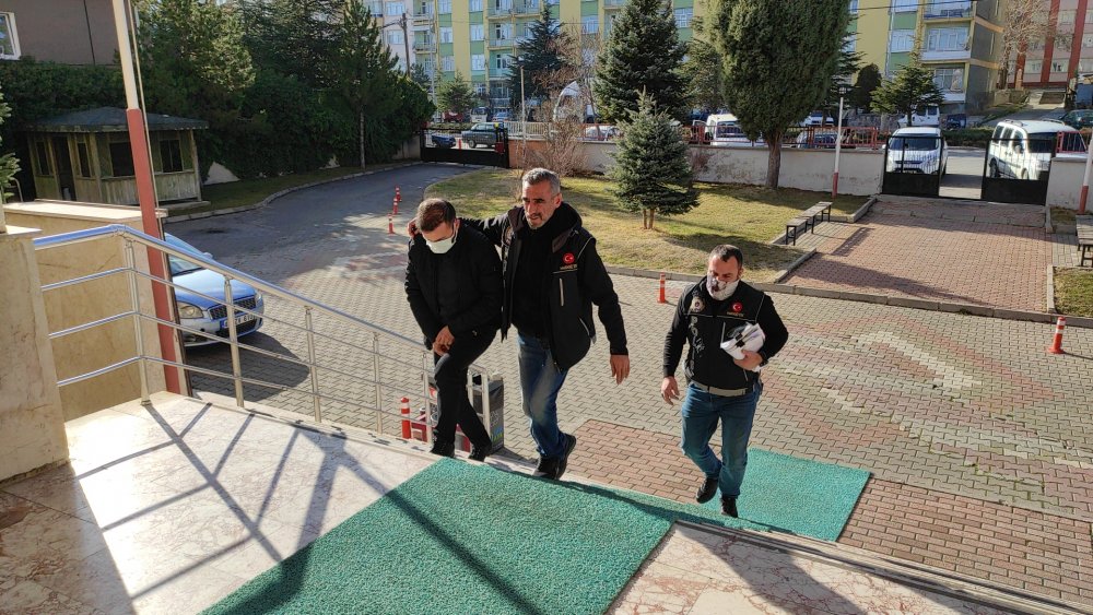 Konya'da zehir operasyonu! Antalya'dan uyuşturucu getiren otomobilde silah da çıktı