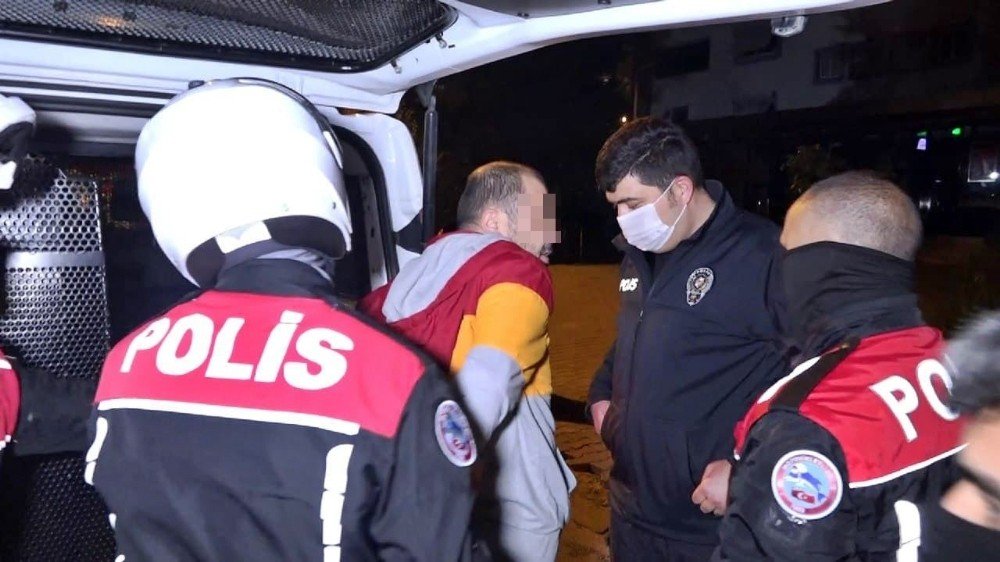 Kısıtlamada 'dur' ihtarına uymayan avukat ortalığı birbirine kattı!