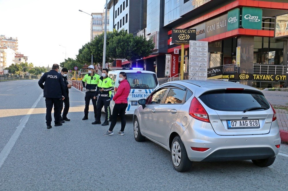 Konyaaltı'nda ters yönde giden sürücü cezadan kaçamadı