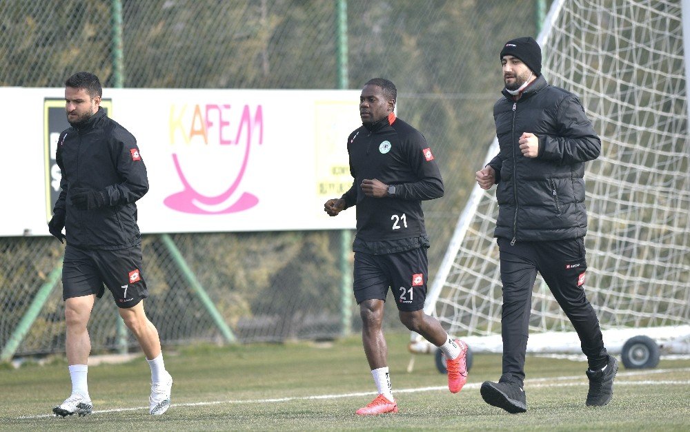 Konyaspor Galatasaray'a bileniyor