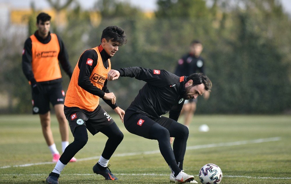 Konyaspor Galatasaray'a bileniyor