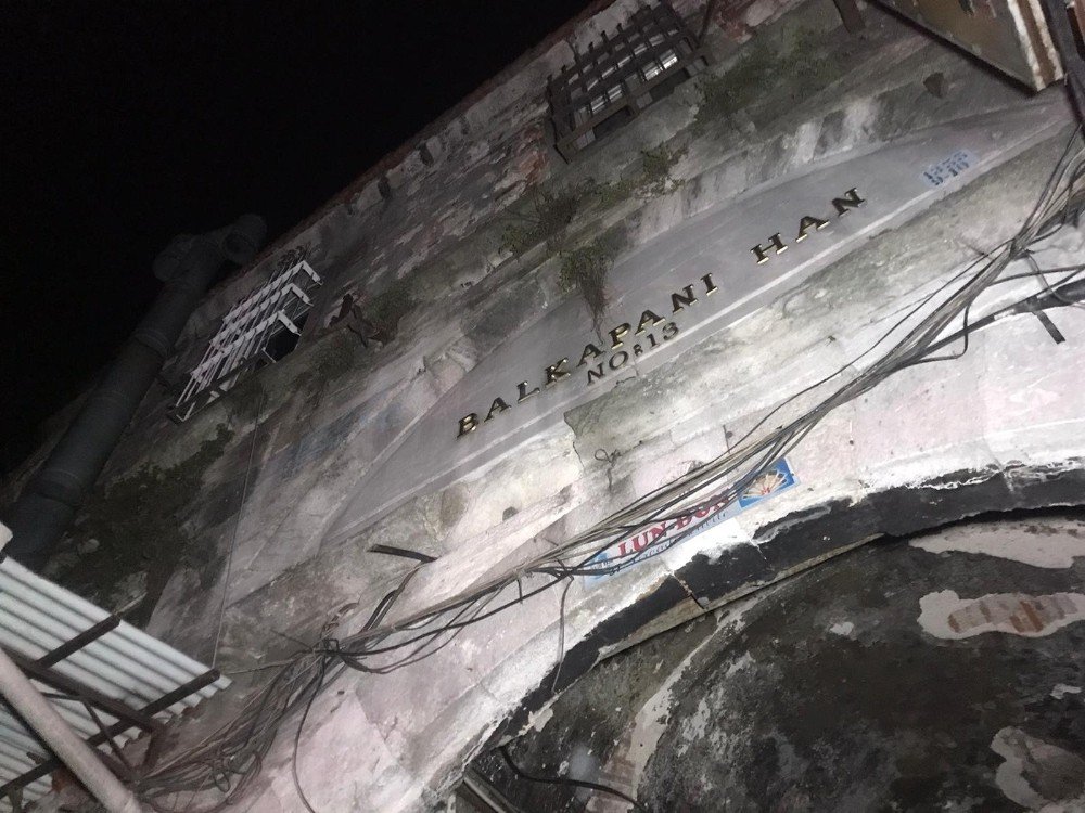 Tahtakale'de bir handa yangın çıktı! 71 yaşındaki bekçi hayatını kaybetti