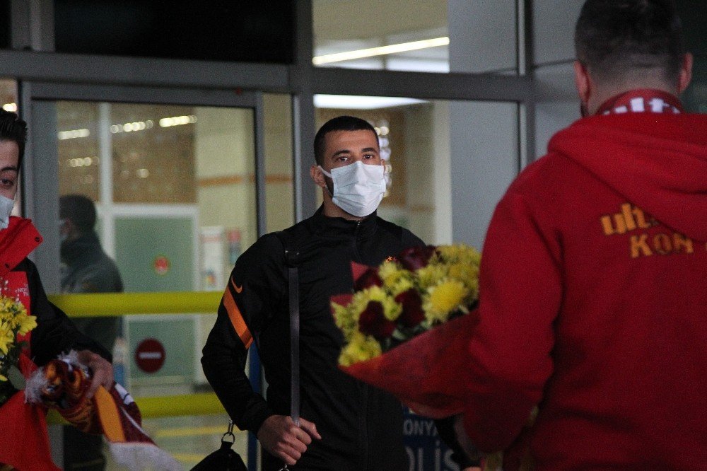 Galatasaray kafilesini taşıyan özel uçak Konya’ya indi