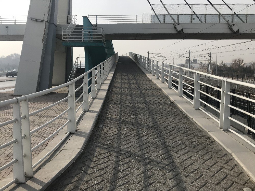 Konya'da bu da oldu! Yaya köprüsüne çıkan sürücüden akla zarar hareketler