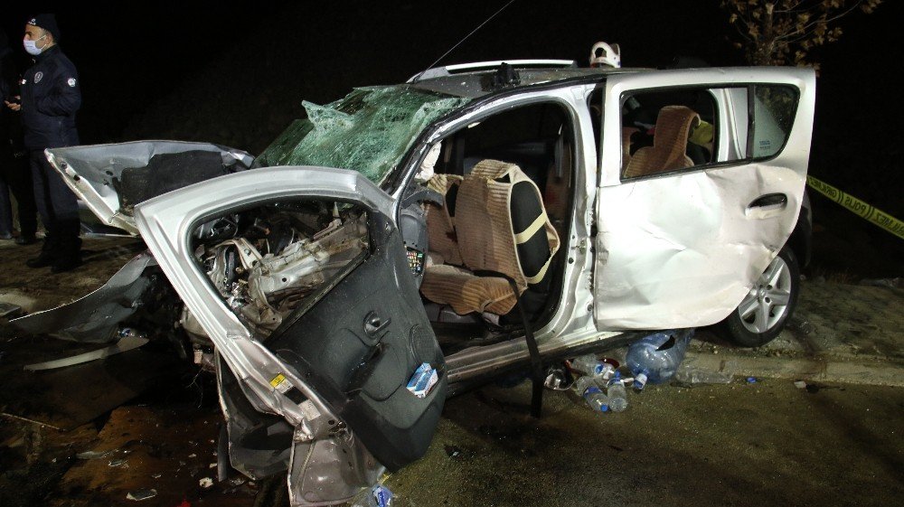 Necmettin Erbakan Bulvarı'nda feci kaza! 2 ölü 3’ü ağır 5 yaralı