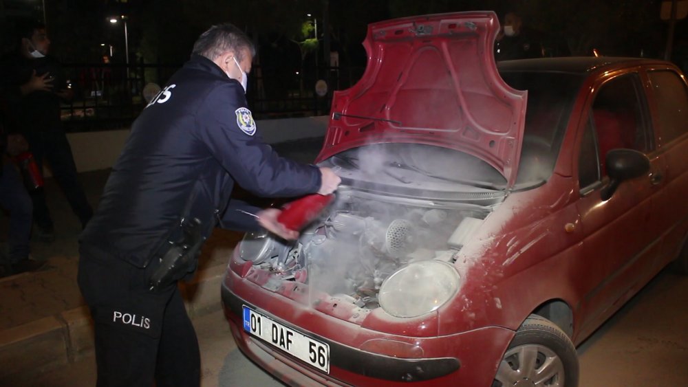 Seyir halindeki araç alev aldı