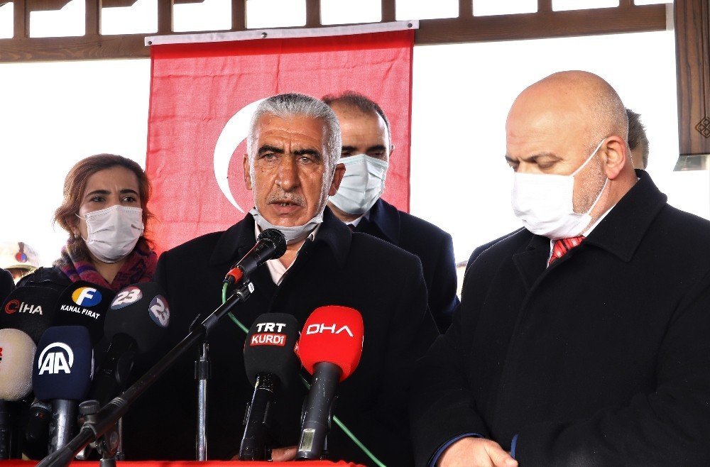 Şehit polis Fethi Sekin kabri başında dualarla anıldı